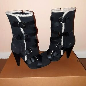 Shoe dazzle boots